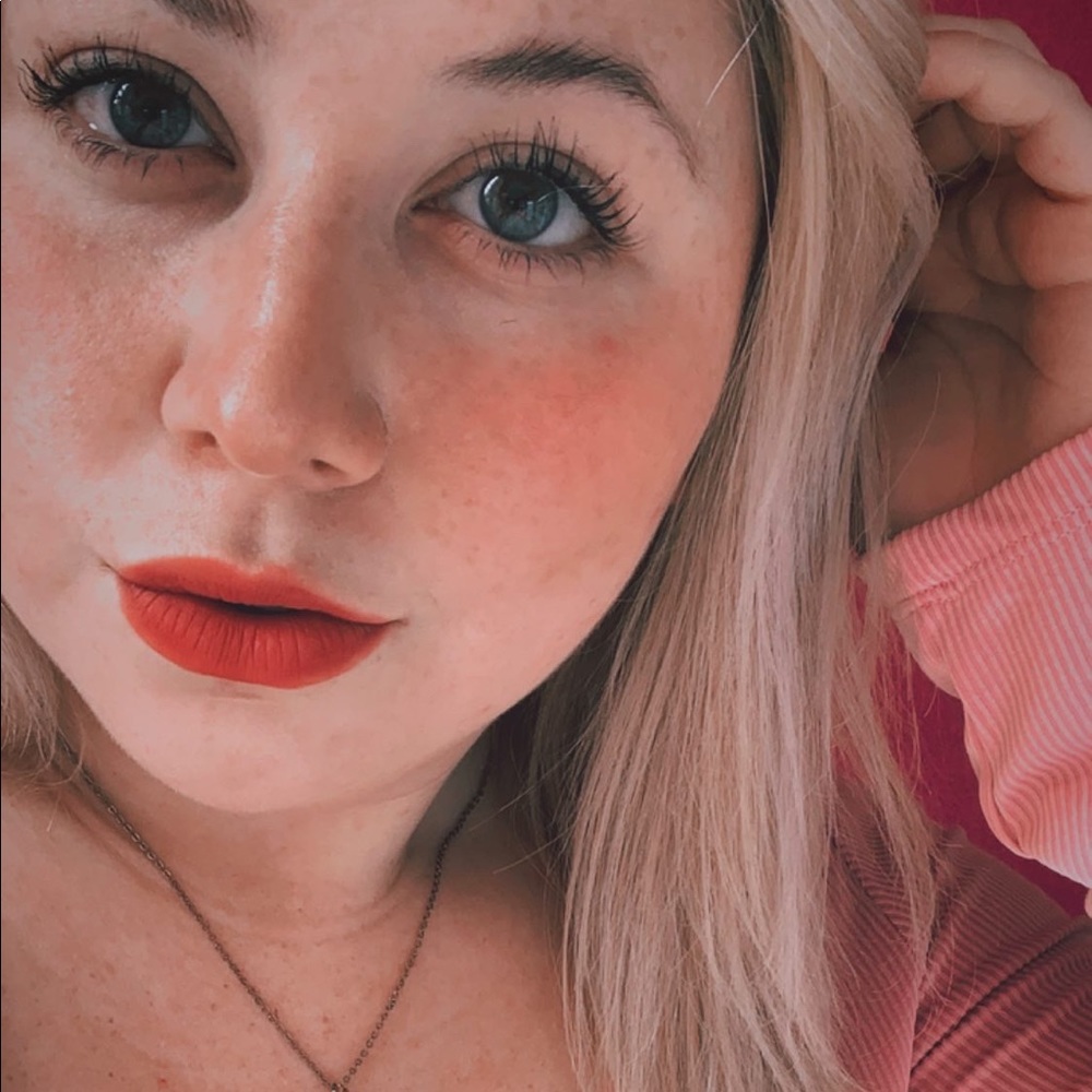 Meet your Posher, Sara